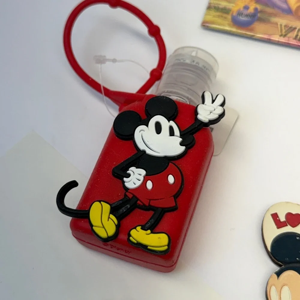 Lot of 11 M&M's & Disney Magnets Mickey Minnie Pooh Donald Duck Hand Sanitizer